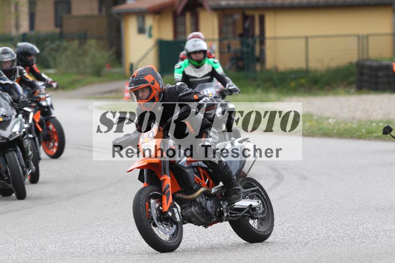 Archiv-2025/10 23.04.2025 Cornu Master School ADR/rot-rouge/50